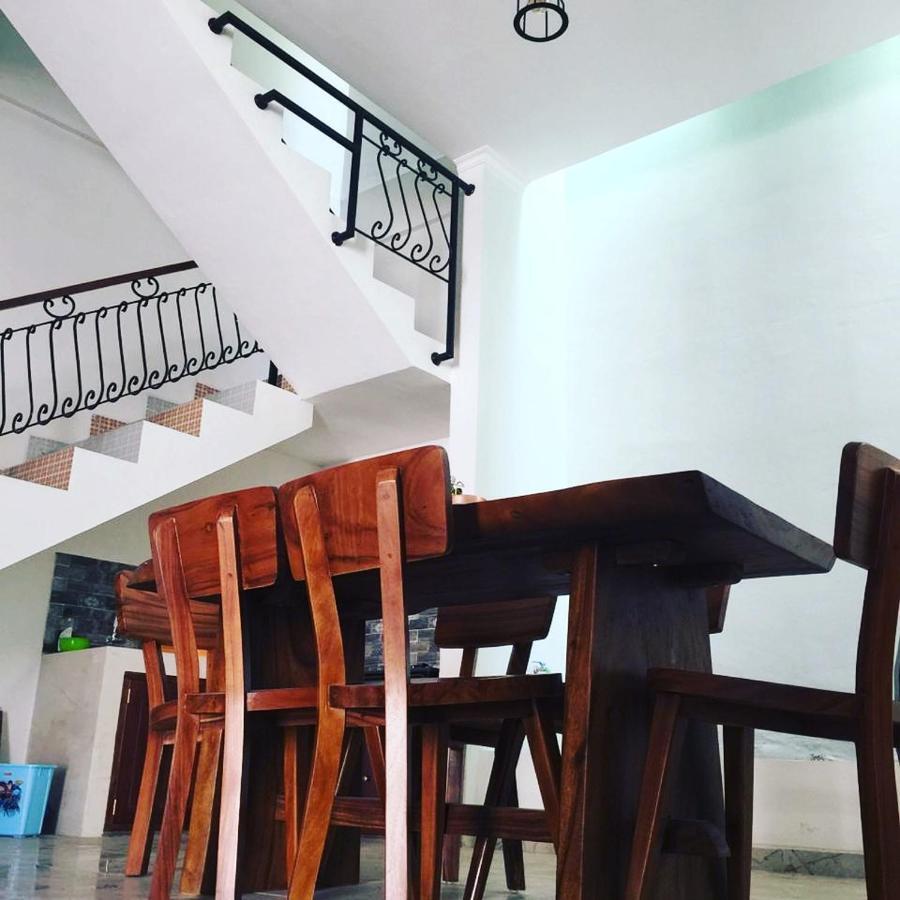 Zg Homestay Solo Sumber  エクステリア 写真