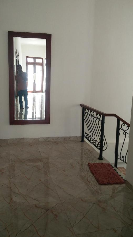 Zg Homestay Solo Sumber  エクステリア 写真